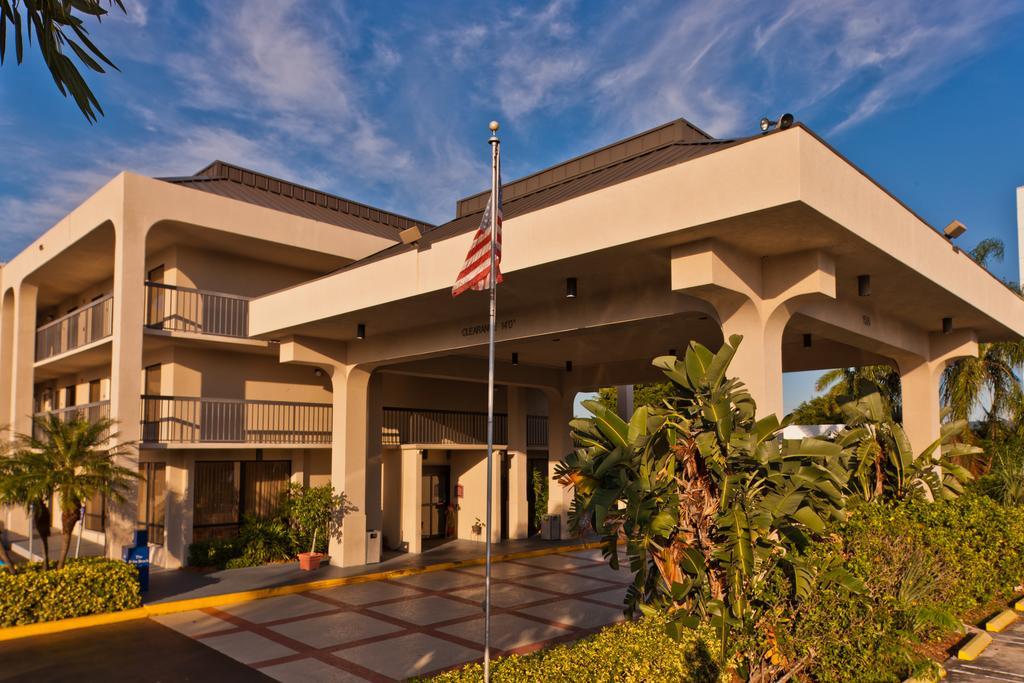 וסט פאלם ביץ' Quality Inn Palm Beach International Airport מראה חיצוני תמונה
