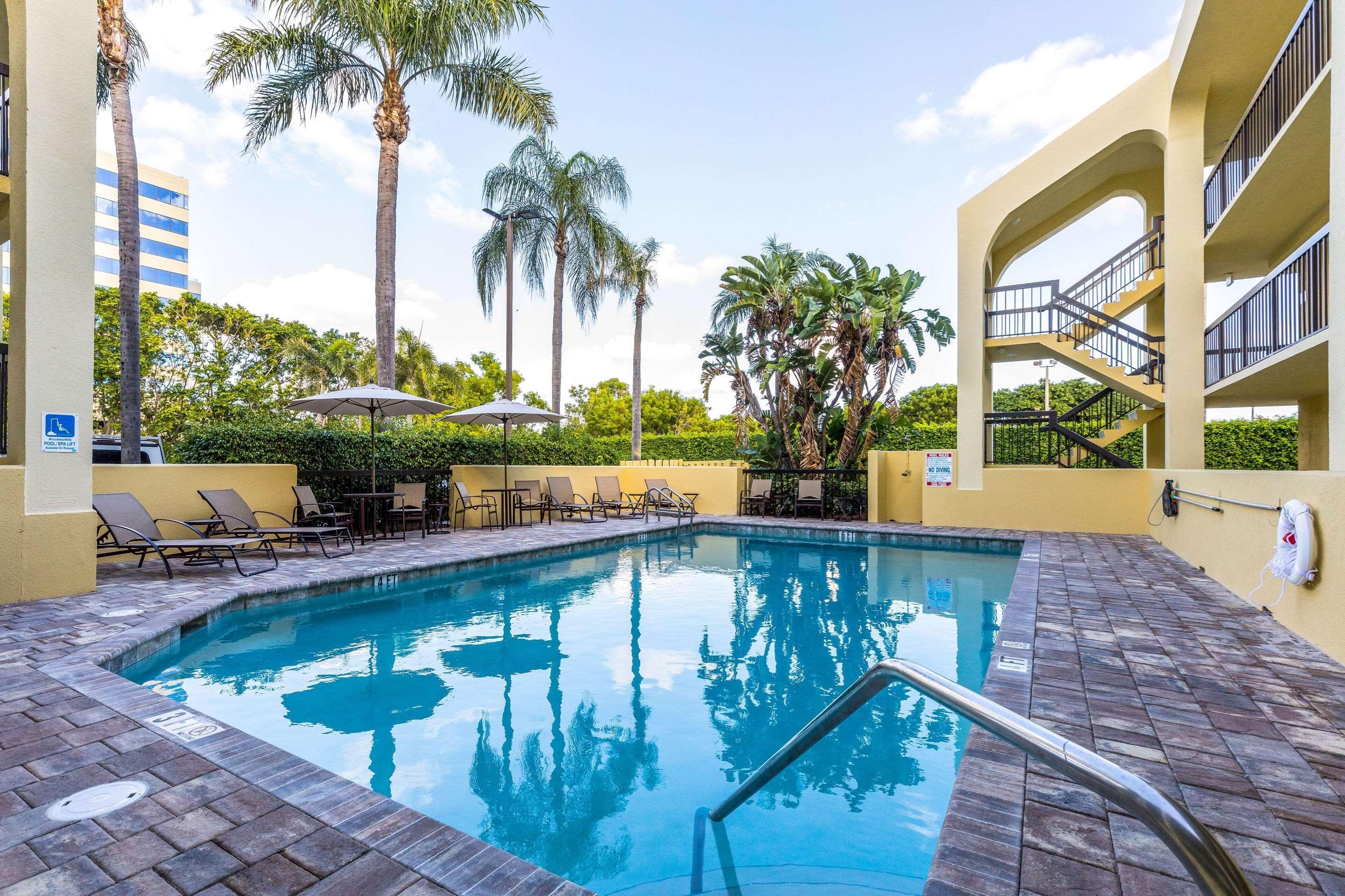 וסט פאלם ביץ' Quality Inn Palm Beach International Airport מראה חיצוני תמונה