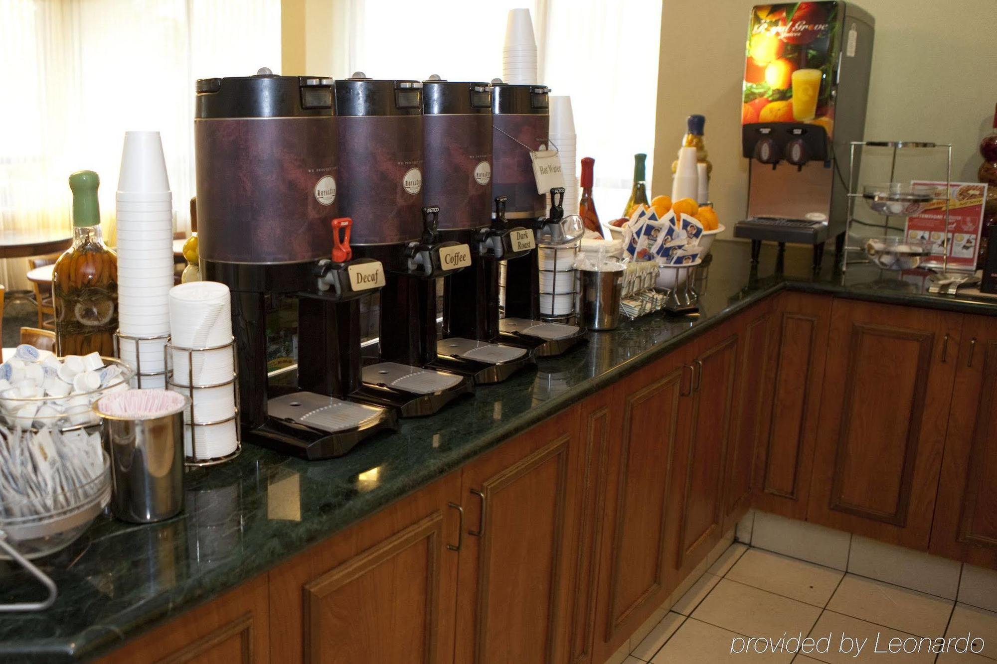 וסט פאלם ביץ' Quality Inn Palm Beach International Airport מראה חיצוני תמונה